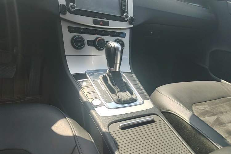 Used Volkswagen Magotan 2015 Facelift 1.8TSI Luxury Model Gear Lever