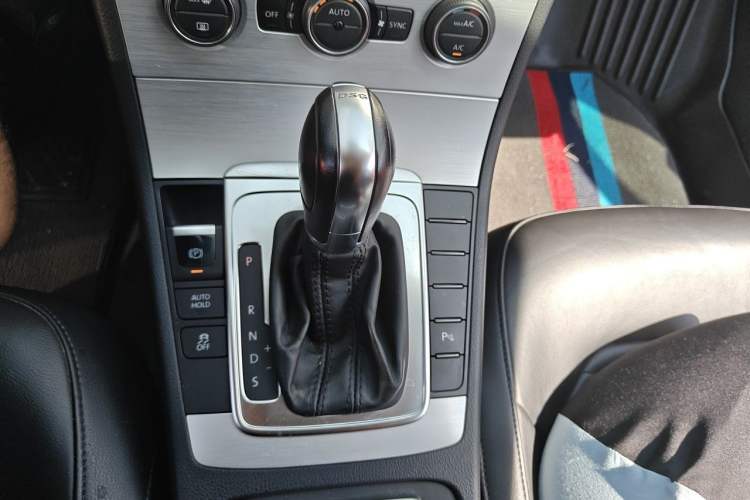 Used Volkswagen Magotan 2015 1.8TSI Advanced Model Gear Lever