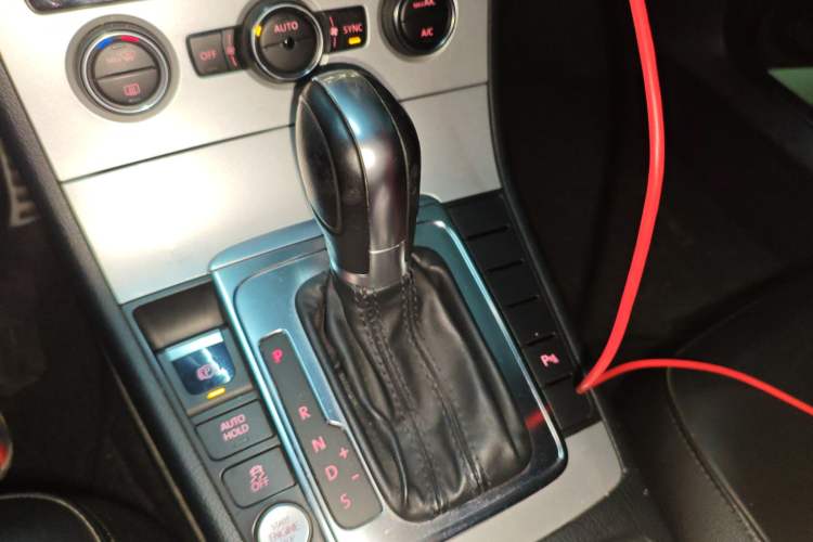 Used Volkswagen Magotan 2015 Revised Version 2.0 TSI Luxury Edition Gear Lever