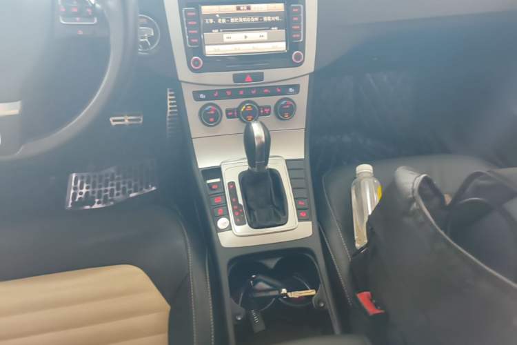 Used Volkswagen Magotan 2015 2.0 TSI Flagship Model Gear Lever