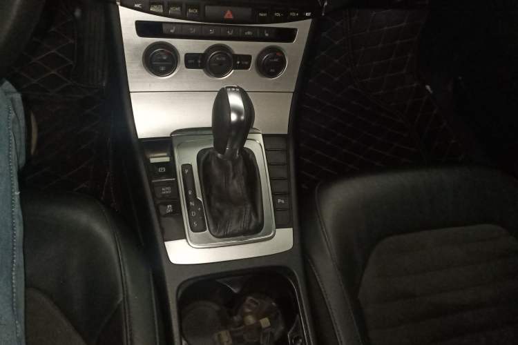 Used Volkswagen Magotan 2015 1.8TSI Luxury Model Gear Lever