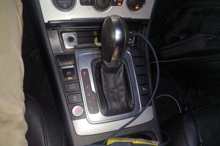 Used Volkswagen Magotan 2015 Facelift 1.8TSI Luxury Model Gear Lever