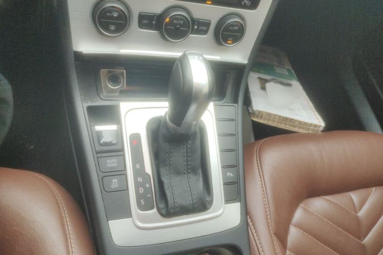 Used Volkswagen Magotan 2015 1.8TSI Advanced Model Gear Lever