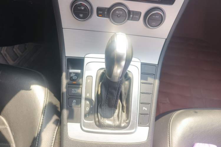 Used Volkswagen Magotan 2015 1.8TSI Advanced Model Gear Lever