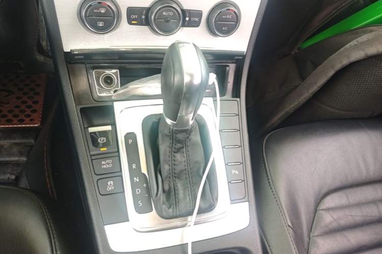 Used Volkswagen Magotan 2015 1.8TSI Advanced Model Gear Lever
