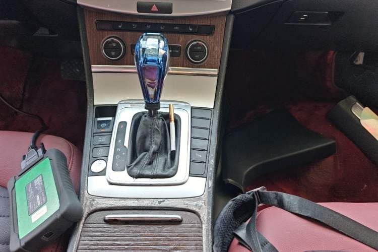 Used Volkswagen Magotan 2015 Facelift 1.8TSI Luxury Model Gear Lever