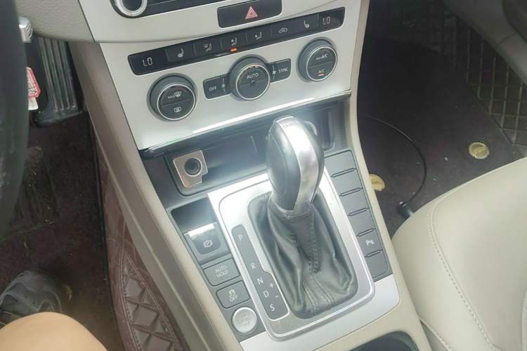 Used Volkswagen Magotan 2015 Facelift 1.8TSI Luxury Model Gear Lever