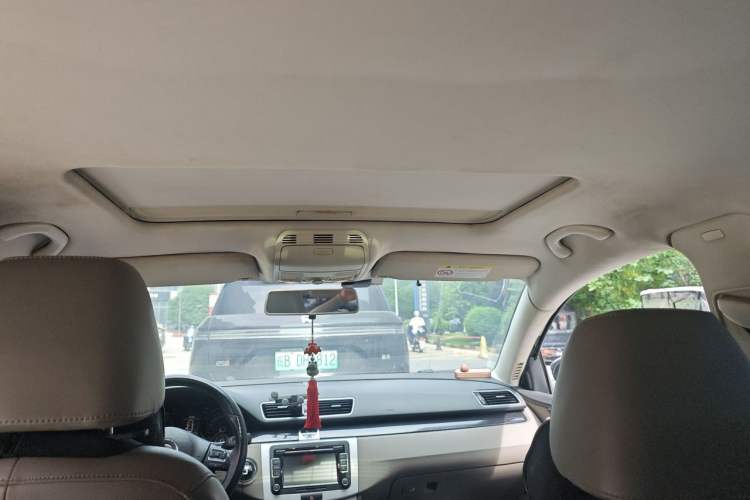 Used Volkswagen Magotan 2015 Facelift 1.8TSI Luxury Model Headliner