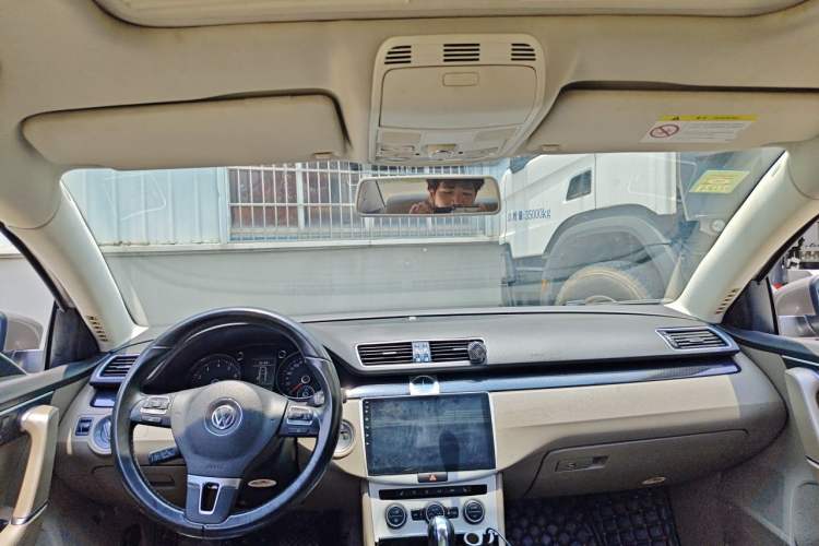 Used Volkswagen Magotan 2015 1.8TSI Luxury Model Headliner