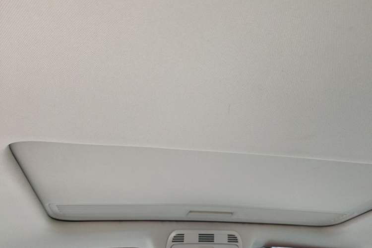 Used Volkswagen Magotan 2015 Revised Version 2.0 TSI Luxury Edition Headliner