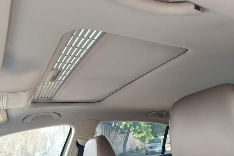 Used Volkswagen Magotan 2015 1.8TSI Luxury Model Headliner