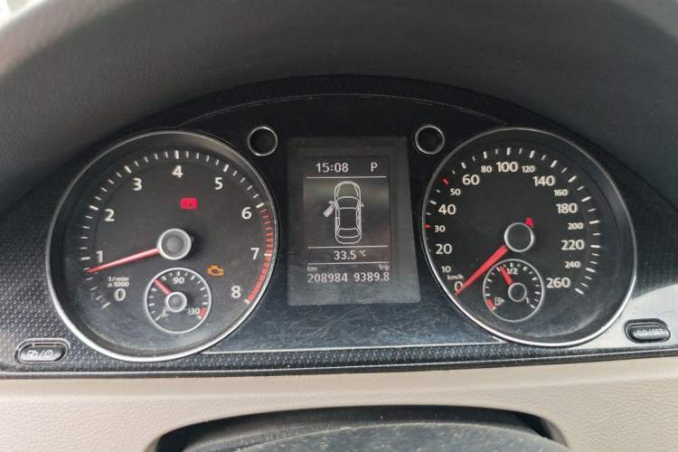 Used Volkswagen Magotan 2015 Facelift 1.8TSI Luxury Model Instrument Cluster