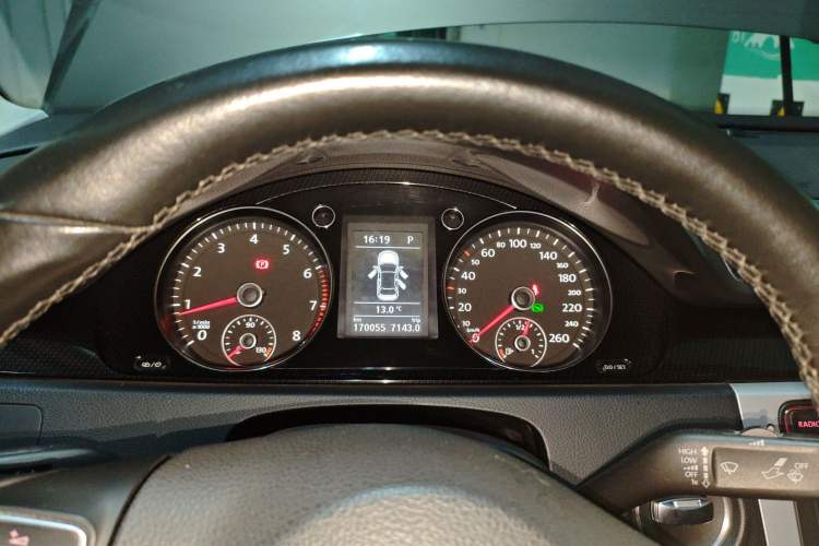 Used Volkswagen Magotan 2015 Revised Version 2.0 TSI Luxury Edition Instrument Cluster