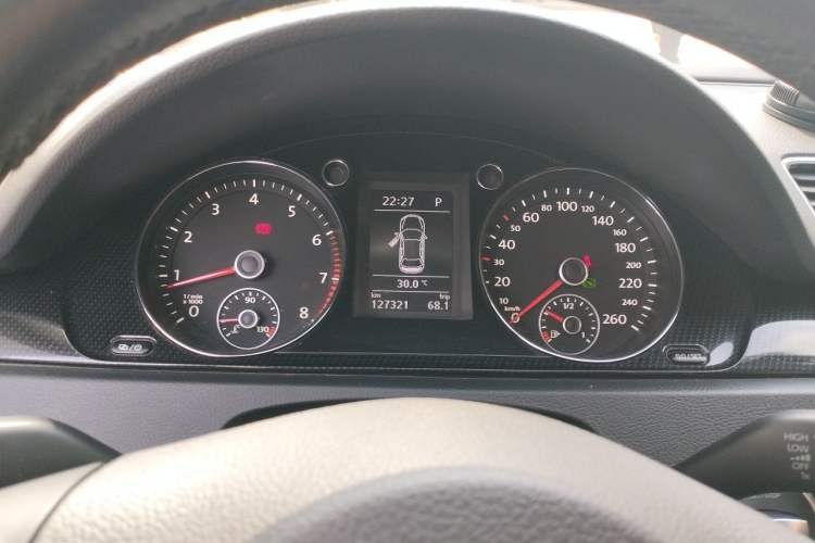 Used Volkswagen Magotan 2015 Revised Version 2.0 TSI Luxury Edition Instrument Cluster