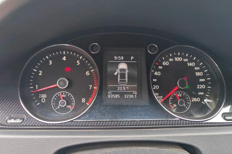 Used Volkswagen Magotan 2015 Facelift 1.8TSI Luxury Model Instrument Cluster