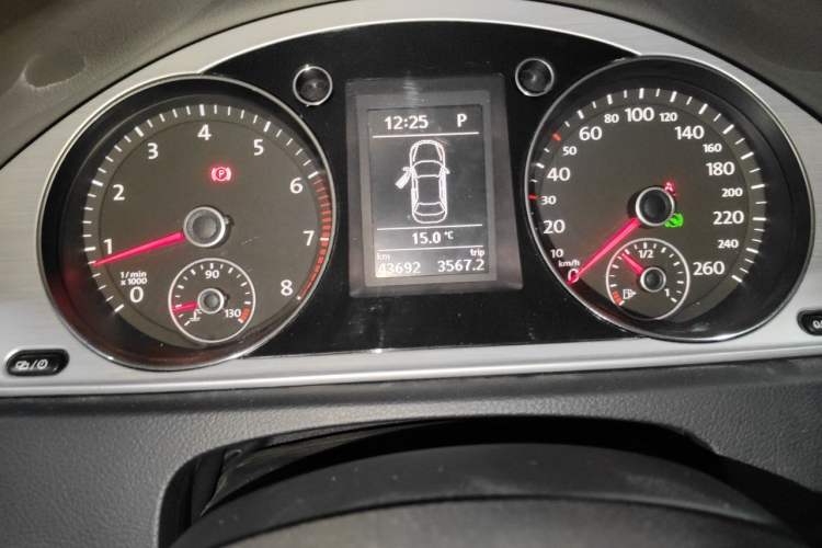 Used Volkswagen Magotan 2015 1.8TSI Advanced Model Instrument Cluster