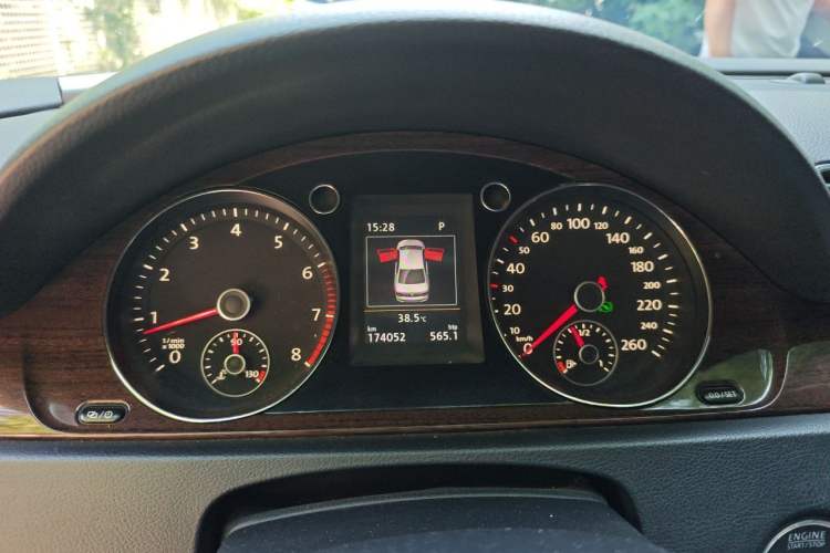 Used Volkswagen Magotan 2015 Revised 1.8TSI Prestige Version Instrument Cluster