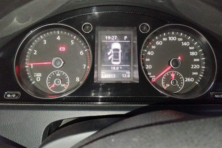 Used Volkswagen Magotan 2015 Revised Version 2.0 TSI Luxury Edition Instrument Cluster
