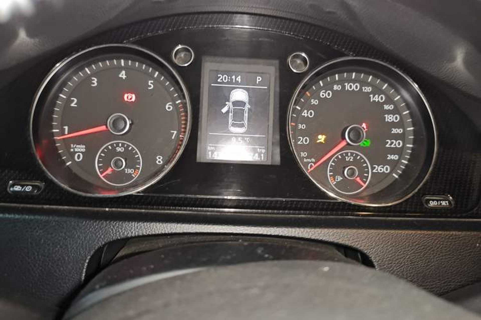 Used Volkswagen Magotan 2015 2.0 TSI Luxury Model Instrument Cluster