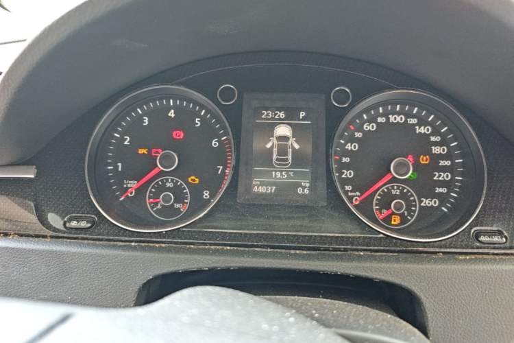 Used Volkswagen Magotan 2015 Facelift 1.8TSI Luxury Model Instrument Cluster