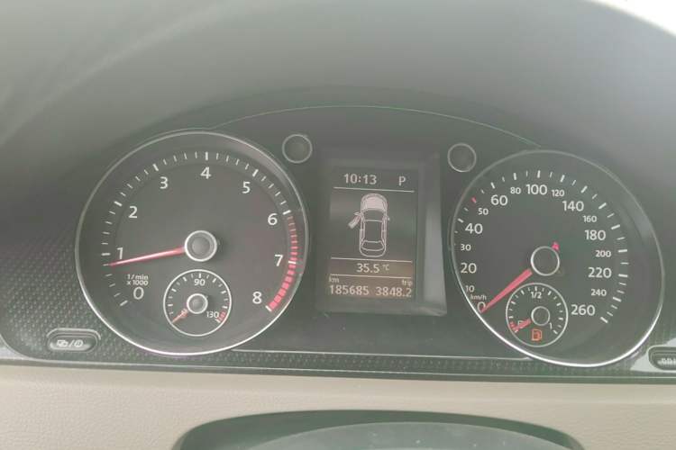 Used Volkswagen Magotan 2015 Facelift 1.8TSI Luxury Model Instrument Cluster