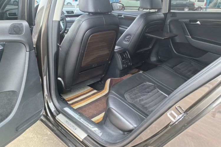 Used Volkswagen Magotan 2015 Revised 1.8TSI Prestige Version Interior 1