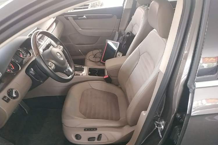 Used Volkswagen Magotan 2015 2.0 TSI Prestige Model Left Front Seat