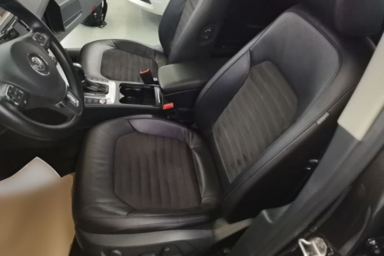 Used Volkswagen Magotan 2015 Facelift 1.8TSI Luxury Model Left Front Seat
