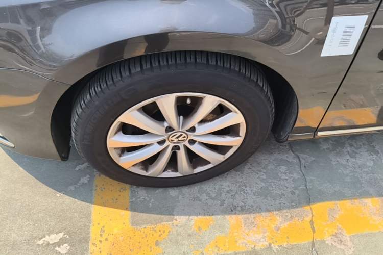 Used Volkswagen Magotan 2015 1.8TSI Advanced Model Left Front Wheel Hub