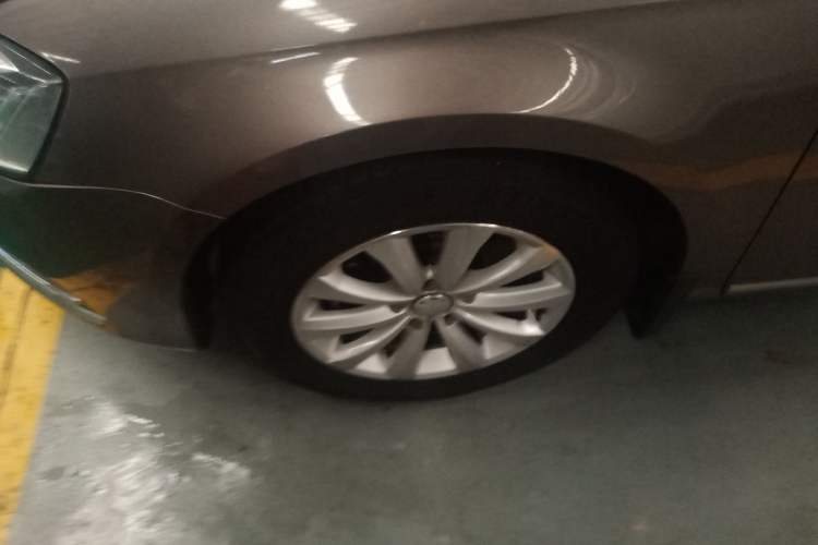 Used Volkswagen Magotan 2015 1.8TSI Luxury Model Left Front Wheel Hub