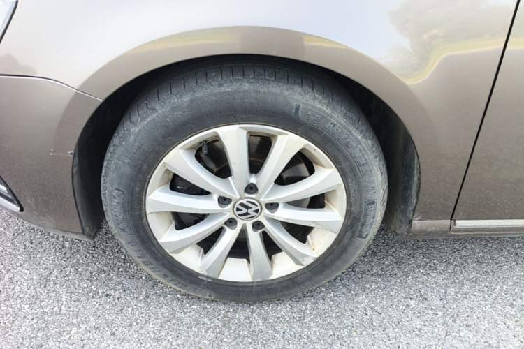 Used Volkswagen Magotan 2015 1.8TSI Advanced Model Left Front Wheel Hub
