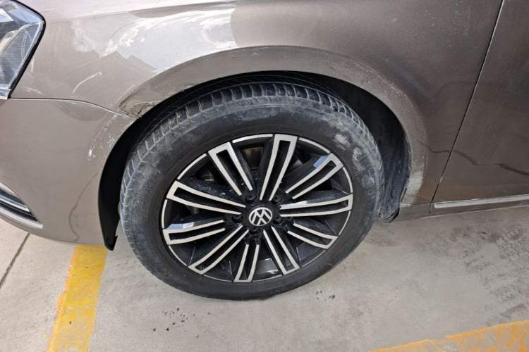 Used Volkswagen Magotan 2015 Facelift 1.8TSI Luxury Model Left Front Wheel Hub