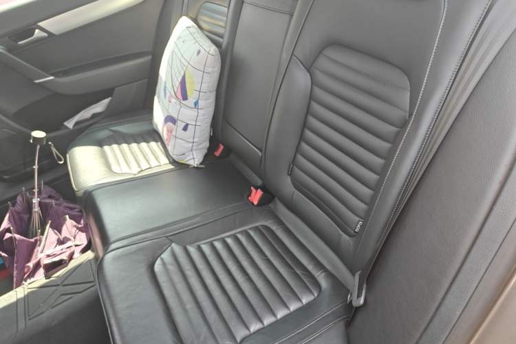 Used Volkswagen Magotan 2015 1.8TSI Advanced Model Left Rear Seat