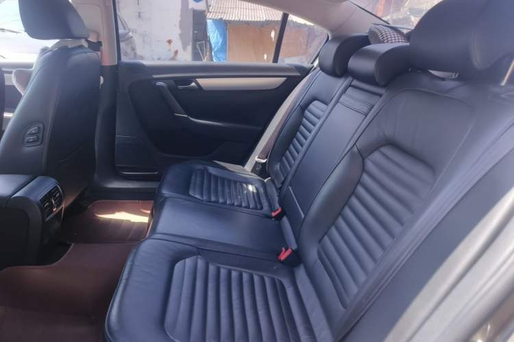 Used Volkswagen Magotan 2015 1.8TSI Advanced Model Left Rear Seat