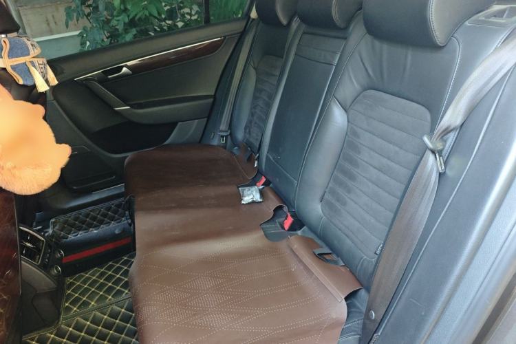 Used Volkswagen Magotan 2015 Revised 1.8TSI Prestige Version Left Rear Seat
