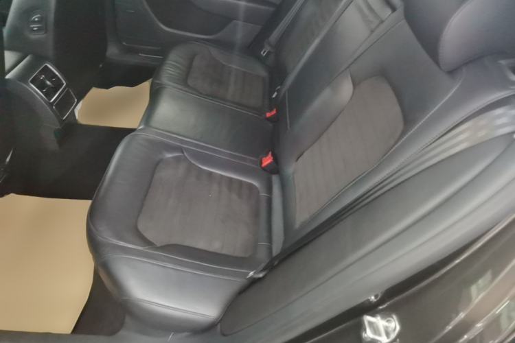 Used Volkswagen Magotan 2015 Facelift 1.8TSI Luxury Model Left Rear Seat