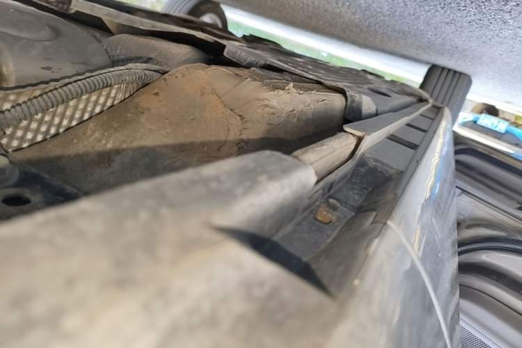 Used Volkswagen Magotan 2015 1.8TSI Luxury Model Left Side Sill