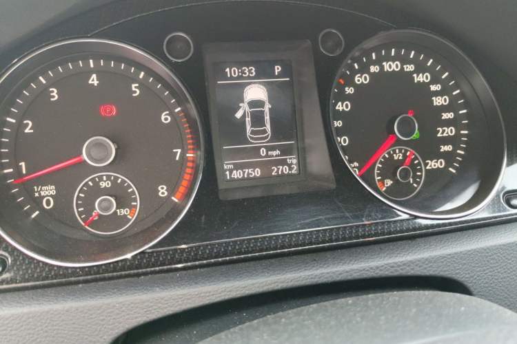 Used Volkswagen Magotan 2015 Revised Version 2.0 TSI Luxury Edition Odometer Close Up