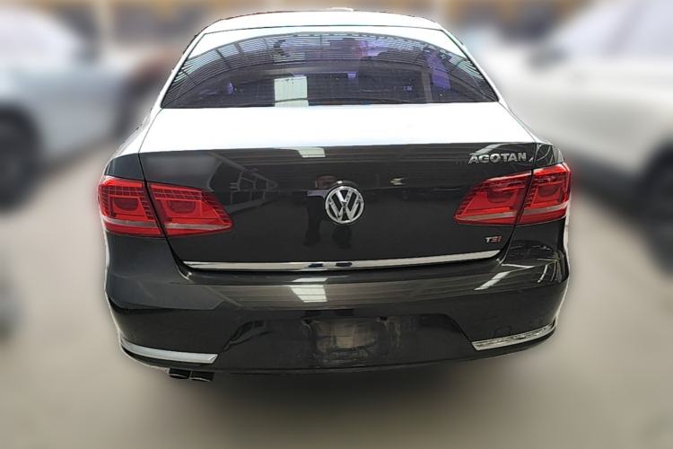 Used Volkswagen Magotan 2015 Facelift 1.8TSI Luxury Model Rear