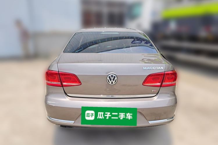 Used Volkswagen Magotan 2015 1.8TSI Luxury Model Rear