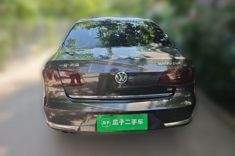 Used Volkswagen Magotan 2015 Revised 1.8TSI Prestige Version Rear