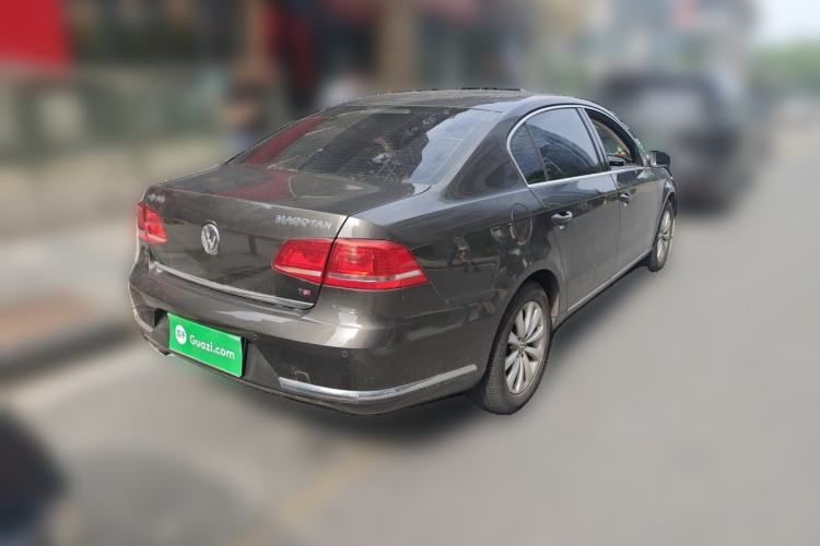 Used Volkswagen Magotan 2015 Facelift 1.8TSI Luxury Model Rear Right 45 Deg