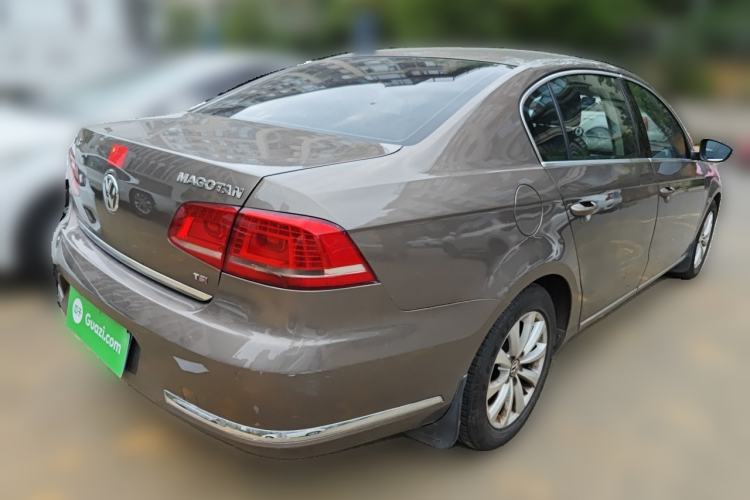 Used Volkswagen Magotan 2015 1.8TSI Advanced Model Rear Right 45 Deg