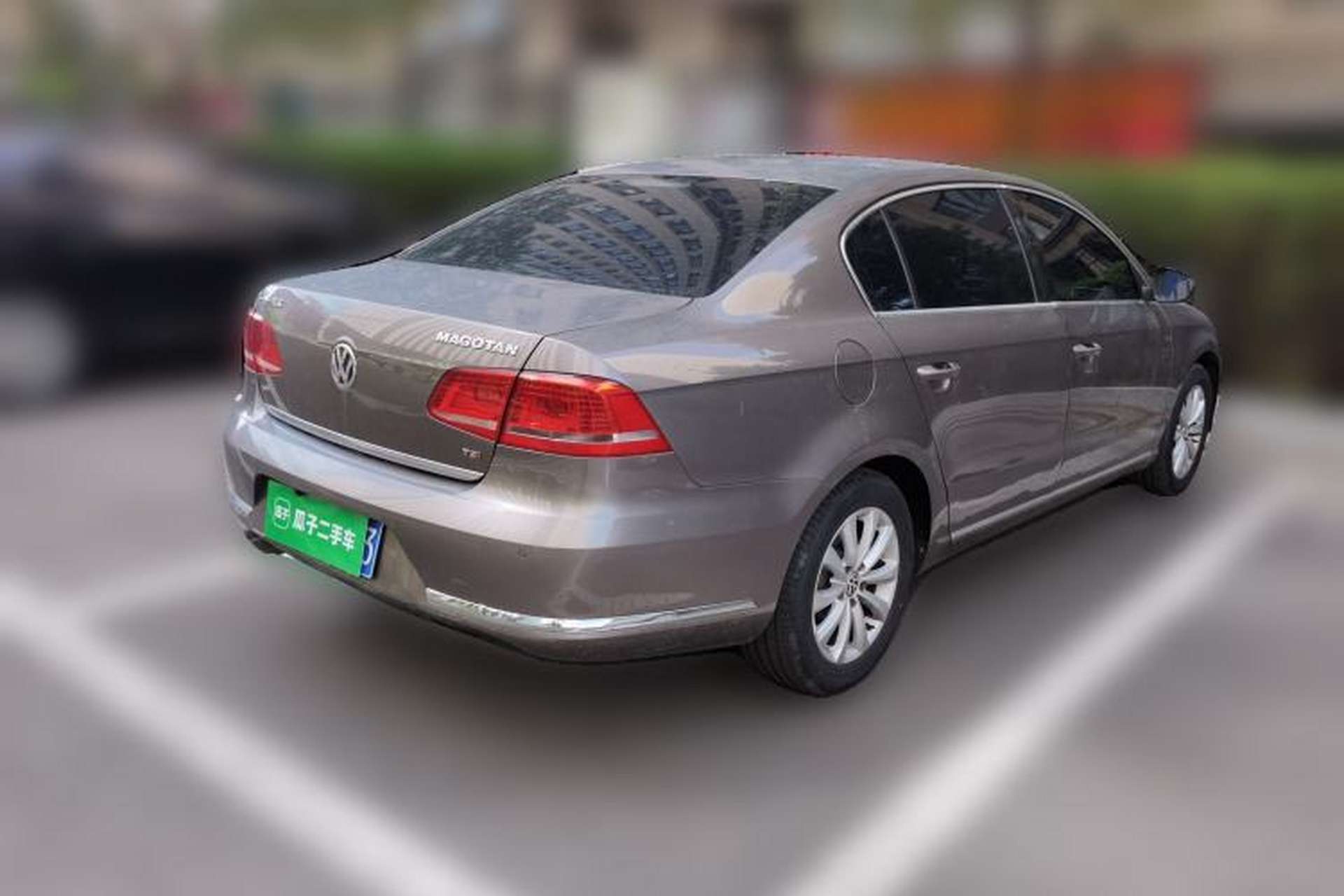 Used Volkswagen Magotan 2015 Facelift 1.8TSI Luxury Model Rear Right 45 Deg