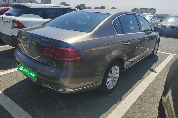 Used Volkswagen Magotan 2015 Facelift 1.8TSI Luxury Model Rear Right 45 Deg