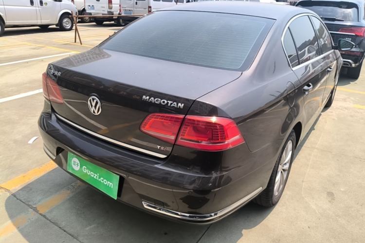Used Volkswagen Magotan 2015 1.8TSI Advanced Model Rear Right 45 Deg