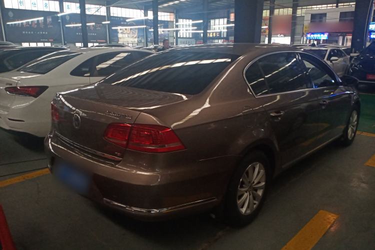 Used Volkswagen Magotan 2015 1.8TSI Luxury Model Rear Right 45 Deg