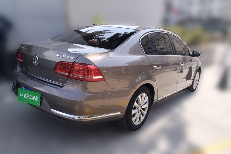 Used Volkswagen Magotan 2015 Revised Version 2.0 TSI Luxury Edition Rear Right 45 Deg