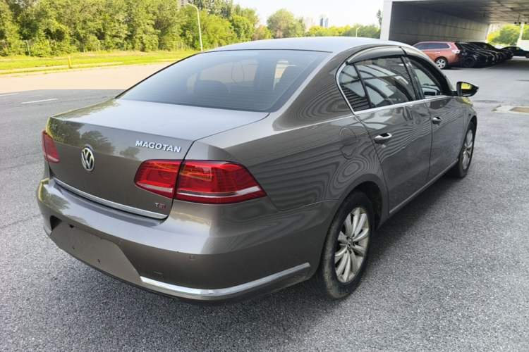 Used Volkswagen Magotan 2015 1.8TSI Advanced Model Rear Right 45 Deg