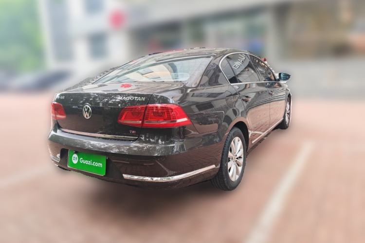 Used Volkswagen Magotan 2015 Facelift 1.8TSI Luxury Model Rear Right 45 Deg